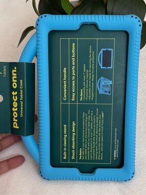 ONN. 7 inch Universal Tablet Case With Built-in Viewing Stand, Fits Most 7"